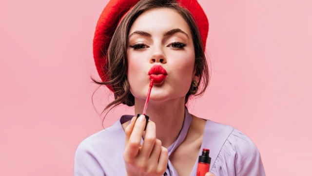 Velvet Matte vs. Liquid Lipstick: Decoding the Perfect Pout