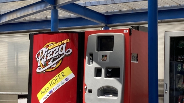 Revolutionizing Pizza: The Rise of Pizza Vending Machines