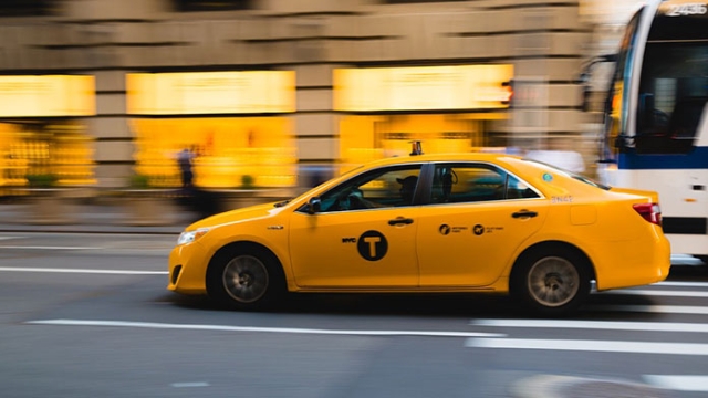 Taxiing to Adventure: Navigating Your Airport Ride Like a Pro